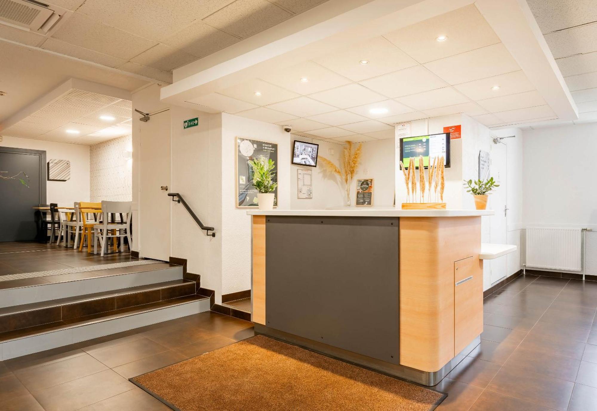 B&B Hôtel Valenciennes Sud Prouvy Exterior foto